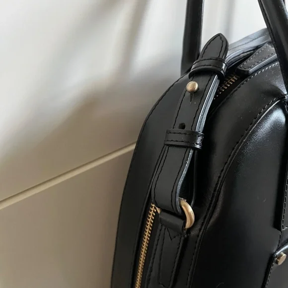 Radley London like new condition real leather black crossbody or shoulder bag - Picture 3 of 11